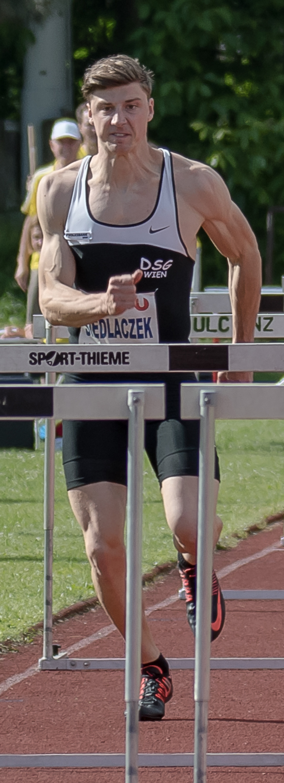 Dominik Siedlaczek